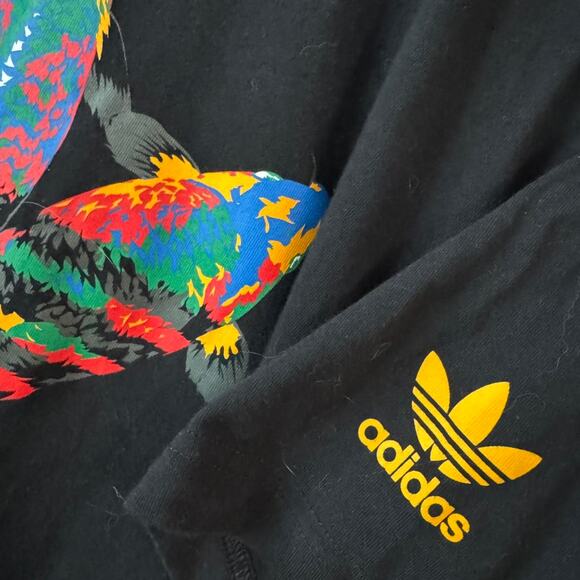 Adidas Originals colorful koi fish trefoil logo black graphic tee size Small - Picture 3 of 6